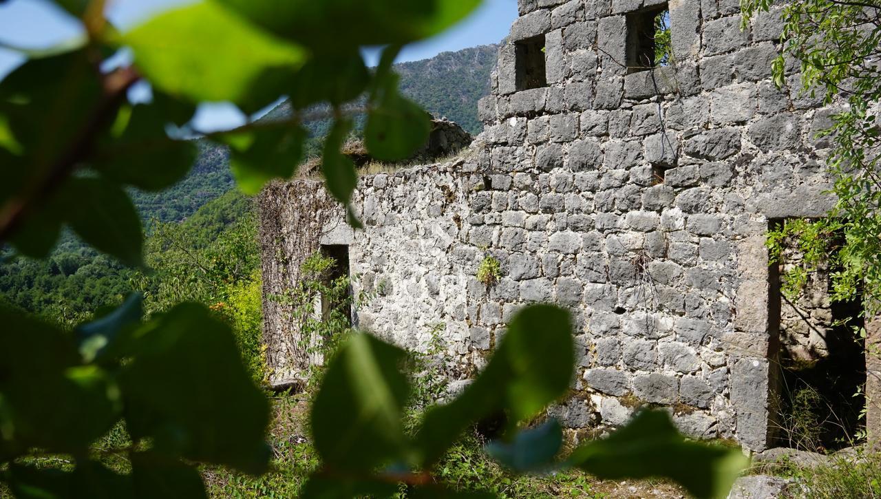 Camp Podkraj Hotell Virpazar Exteriör bild